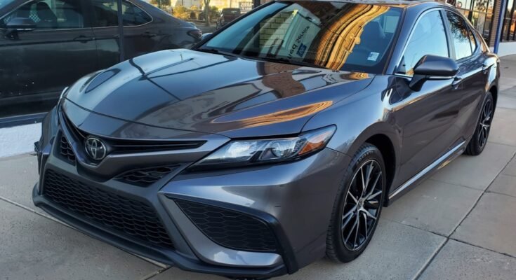 2022 Toyota Camry SE